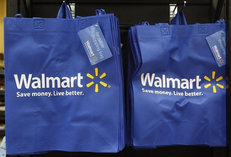 Re-useable Walmart bags are seen in a newly opened Walmart Neighborhood Market in Chicago September 21, 2011. REUTERS/Jim Young Re-useable Walmart bags are seen in a newly opened Walmart Neighborhood Market in Chicago September 21, 2011. REUTERS/Jim Young