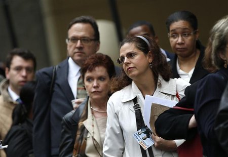Job seekers stand in line to meet with prospective employers at a career fair in New York City, October 24, 2012. REUTERS/Mike Segar Job seekers stand in line to meet with prospective employers at a career fair in New York City, October 24, 2012. REUTERS/Mike Segar
