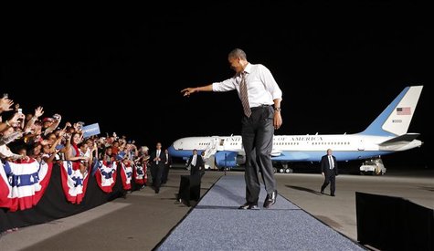 U.S. President Barack Obama points to the crowd as he arrives for a campaign rally in Cleveland, Ohio October 25, 2012. REUTERS/Kevin Lamarq U.S. President Barack Obama points to the crowd as he arrives for a campaign rally in Cleveland, Ohio October 25, 2012. REUTERS/Kevin Lamarq