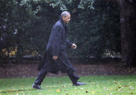 U.S. President Barack Obama walks to the Oval Office of the White House upon his return to Washington, October 29, 2012. REUTERS/Jason Reed U.S. President Barack Obama walks to the Oval Office of the White House upon his return to Washington, October 29, 2012. REUTERS/Jason Reed
