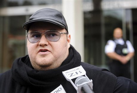 Megaupload founder Kim Dotcom talks to members of the media outside the New Zealand Court of Appeals in Wellington September 20, 2012. REUTE Megaupload founder Kim Dotcom talks to members of the media outside the New Zealand Court of Appeals in Wellington September 20, 2012. REUTE