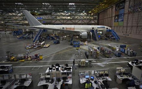 A Boeing 787 sits on the assembly line at the company's operations in Everett, Washington, October 18, 2012. REUTERS/Andy Clark A Boeing 787 sits on the assembly line at the company's operations in Everett, Washington, October 18, 2012. REUTERS/Andy Clark