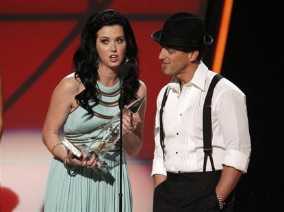 Thompson Square accept the award for vocal duo of the year at the 46th Country Music Association Awards in Nashville, Tennessee, November 1, Thompson Square accept the award for vocal duo of the year at the 46th Country Music Association Awards in Nashville, Tennessee, November 1,
