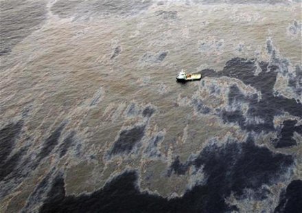 An aerial view shows oil that seeped from a well operated by Chevron at Frade, on the waters in Campos Basin in Rio de Janeiro state Novembe An aerial view shows oil that seeped from a well operated by Chevron at Frade, on the waters in Campos Basin in Rio de Janeiro state Novembe