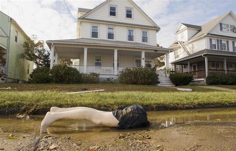 The bottom half of a mannequin lies on 8th Avenue in Belmar, New Jersey November 2, 2012 in the aftermath of Hurricane Sandy. REUTERS/Tom Mi The bottom half of a mannequin lies on 8th Avenue in Belmar, New Jersey November 2, 2012 in the aftermath of Hurricane Sandy. REUTERS/Tom Mi