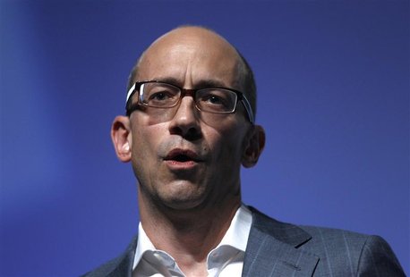 Twitter's CEO Dick Costolo gestures during a conference at the Cannes Lions in Cannes June 20, 2012. Cannes Lions is the International Festi Twitter's CEO Dick Costolo gestures during a conference at the Cannes Lions in Cannes June 20, 2012. Cannes Lions is the International Festi
