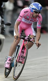 Lampre-ISD rider Michele Scarponi of Italy rides during the opening time trial of the Giro d'Italia in Herning May 5, 2012. REUTERS/Stefano Lampre-ISD rider Michele Scarponi of Italy rides during the opening time trial of the Giro d'Italia in Herning May 5, 2012. REUTERS/Stefano