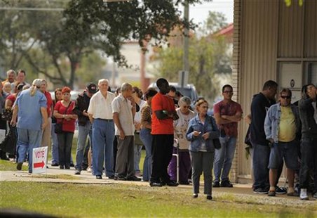 People wait to vote at the St. John's Episcopal Church during the U.S. presidential election in Kissimmee, Florida, November 6, 2012. REUTER People wait to vote at the St. John's Episcopal Church during the U.S. presidential election in Kissimmee, Florida, November 6, 2012. REUTER