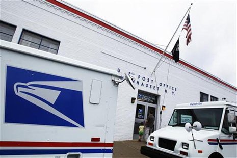 The entrance of a United States Post Office is seen in Manhasset, New York August 1, 2012. REUTERS/Shannon Stapleton The entrance of a United States Post Office is seen in Manhasset, New York August 1, 2012. REUTERS/Shannon Stapleton