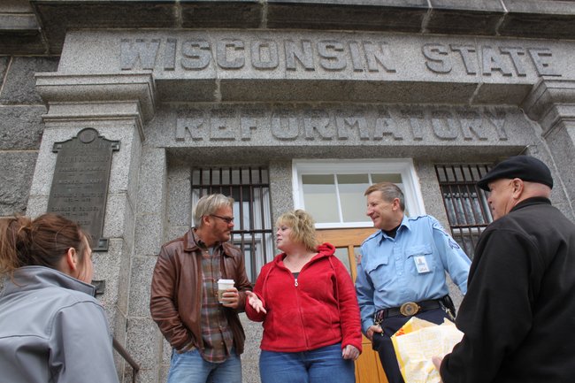 Judy took Y100 to work on her radio and won a visit from Phil Vassar, Bear, Charli, and Abby at the Green Bay Correctional Institution Business Office. She'll also be going to see Phil at the Meyer Theatre with Y100.