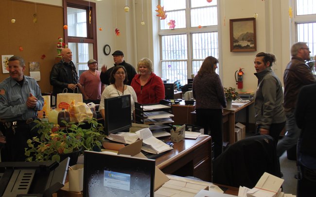 Judy took Y100 to work on her radio and won a visit from Phil Vassar, Bear, Charli, and Abby at the Green Bay Correctional Institution Business Office. She'll also be going to see Phil at the Meyer Theatre with Y100.
