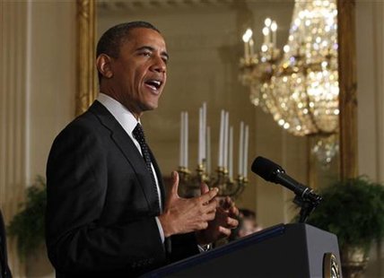 U.S. President Barack Obama delivers a statement on the U.S. "Fiscal Cliff" in the East Room of the White House in Washington, November 9, 2 U.S. President Barack Obama delivers a statement on the U.S. "Fiscal Cliff" in the East Room of the White House in Washington, November 9, 2