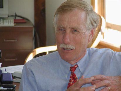 Former Maine Governor Angus King is pictured in this undated photograph released on June 22, 2012. REUTERS/Courtesy of the Office of Angus K Former Maine Governor Angus King is pictured in this undated photograph released on June 22, 2012. REUTERS/Courtesy of the Office of Angus K