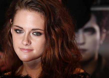 Actress Kristen Stewart arrives for the European premiere of "The Twilight Saga: Breaking Dawn Part 2" in London November 14, 2012. REUTERS/ Actress Kristen Stewart arrives for the European premiere of "The Twilight Saga: Breaking Dawn Part 2" in London November 14, 2012. REUTERS/