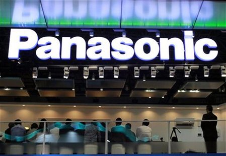People visit Panasonic Corp's booth at CEATEC JAPAN 2012 electronics show in Chiba, east of Tokyo, October 2, 2012. REUTERS/Yuriko Nakao People visit Panasonic Corp's booth at CEATEC JAPAN 2012 electronics show in Chiba, east of Tokyo, October 2, 2012. REUTERS/Yuriko Nakao