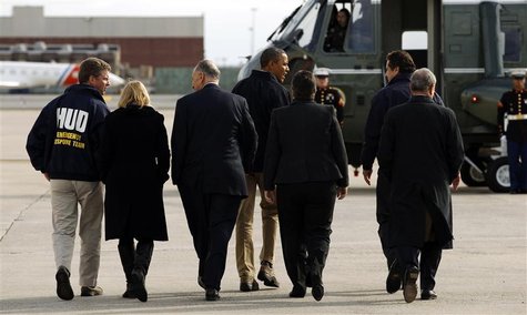 U.S. President Barack Obama (C) walks to Marine One upon his arrival in New York City to view recovery efforts from Hurricane Sandy, Novembe U.S. President Barack Obama (C) walks to Marine One upon his arrival in New York City to view recovery efforts from Hurricane Sandy, Novembe