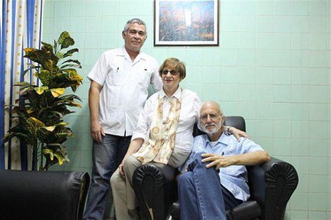 Jailed U.S. Agency for International Development (USAID) contractor Alan Gross, (R), poses for a picture during a visit with Cuban Jewish Co Jailed U.S. Agency for International Development (USAID) contractor Alan Gross, (R), poses for a picture during a visit with Cuban Jewish Co