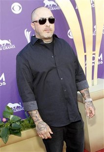 Aaron Lewis, singer for rock band Staind, arrives at the 47th annual Academy of Country Music Awards in Las Vegas, Nevada, April 1, 2012. RE Aaron Lewis, singer for rock band Staind, arrives at the 47th annual Academy of Country Music Awards in Las Vegas, Nevada, April 1, 2012. RE