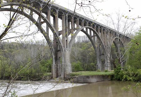 The Brecksville-Northfield High Level Bridge is seen near Brecksville, Ohio, in this May 1, 2012 file photo. REUTERS/Aaron Josefczyk/Files The Brecksville-Northfield High Level Bridge is seen near Brecksville, Ohio, in this May 1, 2012 file photo. REUTERS/Aaron Josefczyk/Files