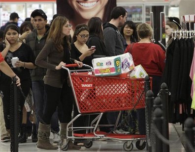 A crowd of shoppers browse at Target on Thanksgiving Day in Burbank, California November 22, 2012. REUTERS/Jonathan Alcorn A crowd of shoppers browse at Target on Thanksgiving Day in Burbank, California November 22, 2012. REUTERS/Jonathan Alcorn