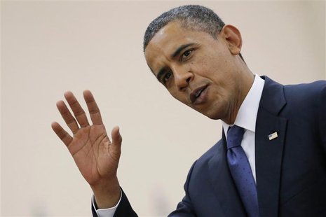 U.S. President Barack Obama waves as he leaves the 21st ASEAN (Association of Southeast Asian Nations) and East Asia summit in Phnom Penh No U.S. President Barack Obama waves as he leaves the 21st ASEAN (Association of Southeast Asian Nations) and East Asia summit in Phnom Penh No