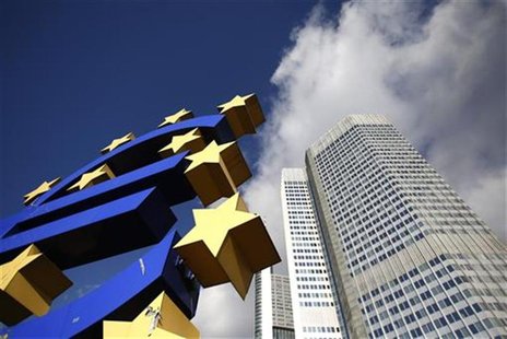 The Euro currency sign is seen next to the European Central Bank (ECB) headquarters in Frankfurt November 6, 2012. REUTERS/Lisi Niesner The Euro currency sign is seen next to the European Central Bank (ECB) headquarters in Frankfurt November 6, 2012. REUTERS/Lisi Niesner