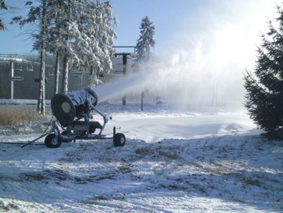 Snow making machine Snow making machine