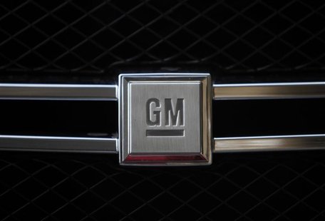 A GM logo is seen on a Hydrogen car during a presentation in Berlin, August 28, 2009. REUTERS/Pawel Kopczynski A GM logo is seen on a Hydrogen car during a presentation in Berlin, August 28, 2009. REUTERS/Pawel Kopczynski