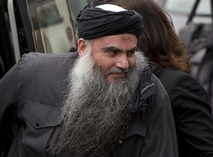 Radical Muslim cleric Abu Qatada arrives back at his home after being released on bail, in London, November 13, 2012. REUTERS/Neil Hall Radical Muslim cleric Abu Qatada arrives back at his home after being released on bail, in London, November 13, 2012. REUTERS/Neil Hall