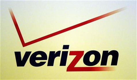 A Verizon logo is seen during the International CTIA WIRELESS Conference & Exposition in New Orleans, Louisiana May 9, 2012. REUTERS/Sean Ga A Verizon logo is seen during the International CTIA WIRELESS Conference & Exposition in New Orleans, Louisiana May 9, 2012. REUTERS/Sean Ga