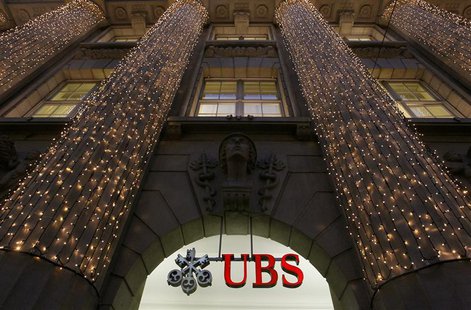 Christmas lights are illuminated at an office building of Swiss bank UBS in Zurich December 4, 2012. REUTERS/Arnd Wiegmann Christmas lights are illuminated at an office building of Swiss bank UBS in Zurich December 4, 2012. REUTERS/Arnd Wiegmann