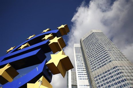 The Euro currency sign is seen next to the European Central Bank (ECB) headquarters in Frankfurt November 6, 2012. REUTERS/Lisi Niesner The Euro currency sign is seen next to the European Central Bank (ECB) headquarters in Frankfurt November 6, 2012. REUTERS/Lisi Niesner