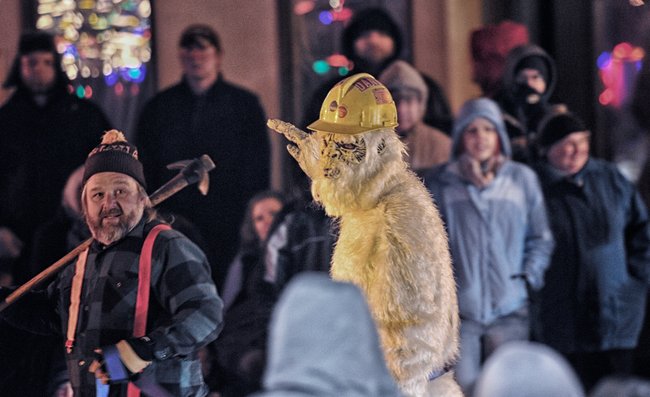 The Abominable Snowman wavin' to his fans!!