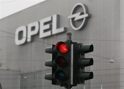 File picture shows a traffic light in front of the Opel plant in Bochum February 16 , 2012. REUTERS/Ina Fassbender/File File picture shows a traffic light in front of the Opel plant in Bochum February 16 , 2012. REUTERS/Ina Fassbender/File