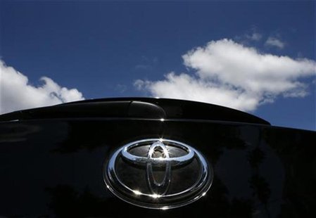 The Toyota logo is seen on a car in Los Angeles October 10, 2012. REUTERS/Lucy Nicholson The Toyota logo is seen on a car in Los Angeles October 10, 2012. REUTERS/Lucy Nicholson