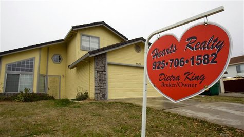 A For Sale sign is displayed in front of a home in Stockton, California February 2, 2008. REUTERS/Kimberly White A For Sale sign is displayed in front of a home in Stockton, California February 2, 2008. REUTERS/Kimberly White