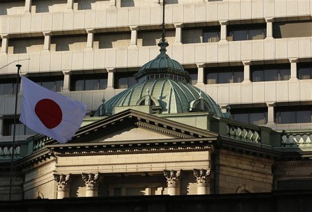 A Japanese flag flutters atop the Bank of Japan building in Tokyo December 13, 2012. REUTERS/Yuriko Nakao A Japanese flag flutters atop the Bank of Japan building in Tokyo December 13, 2012. REUTERS/Yuriko Nakao