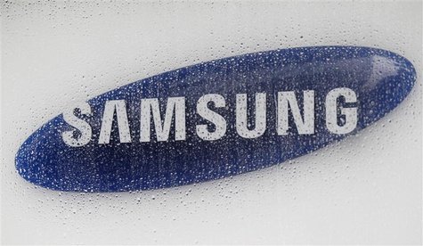 The logo of Samsung Electronics is seen at the company's headquarters in Seoul July 6, 2012. REUTERS/Lee Jae-Won The logo of Samsung Electronics is seen at the company's headquarters in Seoul July 6, 2012. REUTERS/Lee Jae-Won
