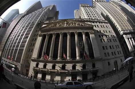 The New York Stock Exchange on Broad Street in lower Manhattan in New York November 10, 2011. Picture taken November 10, 2011. REUTERS/Mike The New York Stock Exchange on Broad Street in lower Manhattan in New York November 10, 2011. Picture taken November 10, 2011. REUTERS/Mike