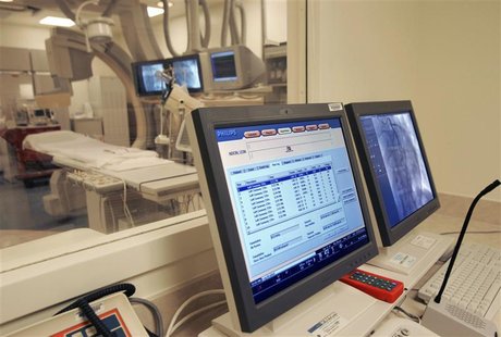 Monitors are seen in a control room at a hospital in New Orleans, February 14, 2006. REUTERS/Lee Celano Monitors are seen in a control room at a hospital in New Orleans, February 14, 2006. REUTERS/Lee Celano