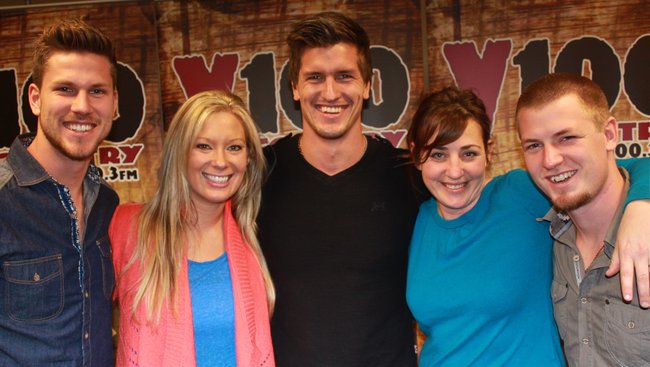 New act, High Valley, at Y100 with Abby and Charli