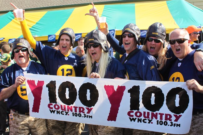 Y100 tailgate party
