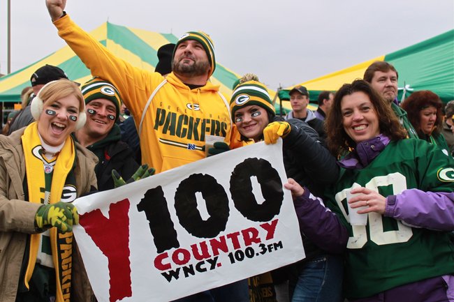 Y100 tailgate party
