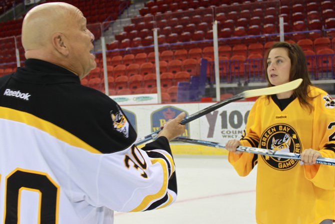 Bear & Charli get chippy on the ice