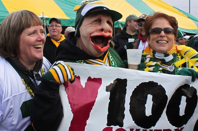 Y100 Tailgate Party