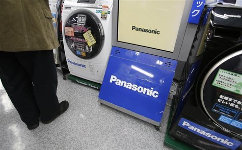 Panasonic Corp logos are seen at an electronics store in Tokyo November 15, 2012. REUTERS/Toru Hanai Panasonic Corp logos are seen at an electronics store in Tokyo November 15, 2012. REUTERS/Toru Hanai