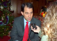 Governor Scott Walker talking with Wisconsin Radio Network correspondent Jackie Johnson Governor Scott Walker talking with Wisconsin Radio Network correspondent Jackie Johnson