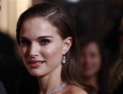 Actress Natalie Portman arrives at the 84th Academy Awards in Hollywood, California, February 26, 2012. REUTERS/Lucas Jackson Actress Natalie Portman arrives at the 84th Academy Awards in Hollywood, California, February 26, 2012. REUTERS/Lucas Jackson