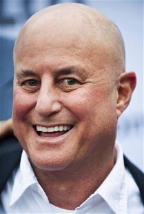 U.S. investor Ronald Perelman arrives at Apollo Theater's Spring Gala Benefit honoring Stevie Wonder in New York City June 13, 2011. REUTERS U.S. investor Ronald Perelman arrives at Apollo Theater's Spring Gala Benefit honoring Stevie Wonder in New York City June 13, 2011. REUTERS