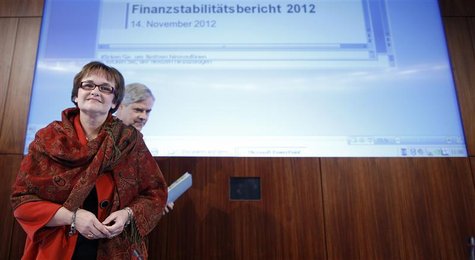Bundesbank Vice President Sabine Lautenschlaeger (L) and board member of Bundesbank Andreas Dombret arrive for a news conference in Frankfur Bundesbank Vice President Sabine Lautenschlaeger (L) and board member of Bundesbank Andreas Dombret arrive for a news conference in Frankfur